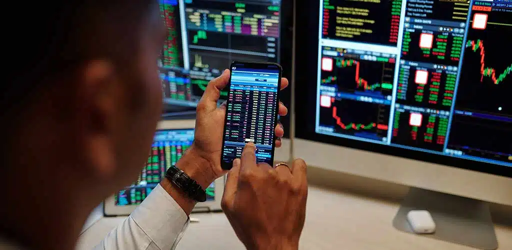 Man trading stocks